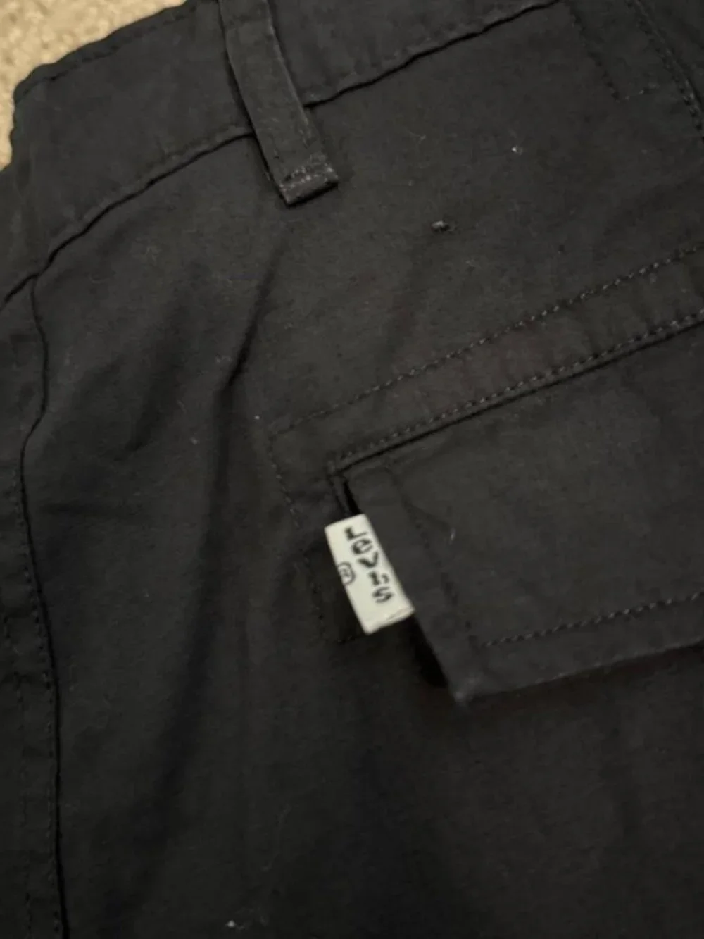 Levi’s Black Cargo Shorts (Approx. 36x11): Levi’s...